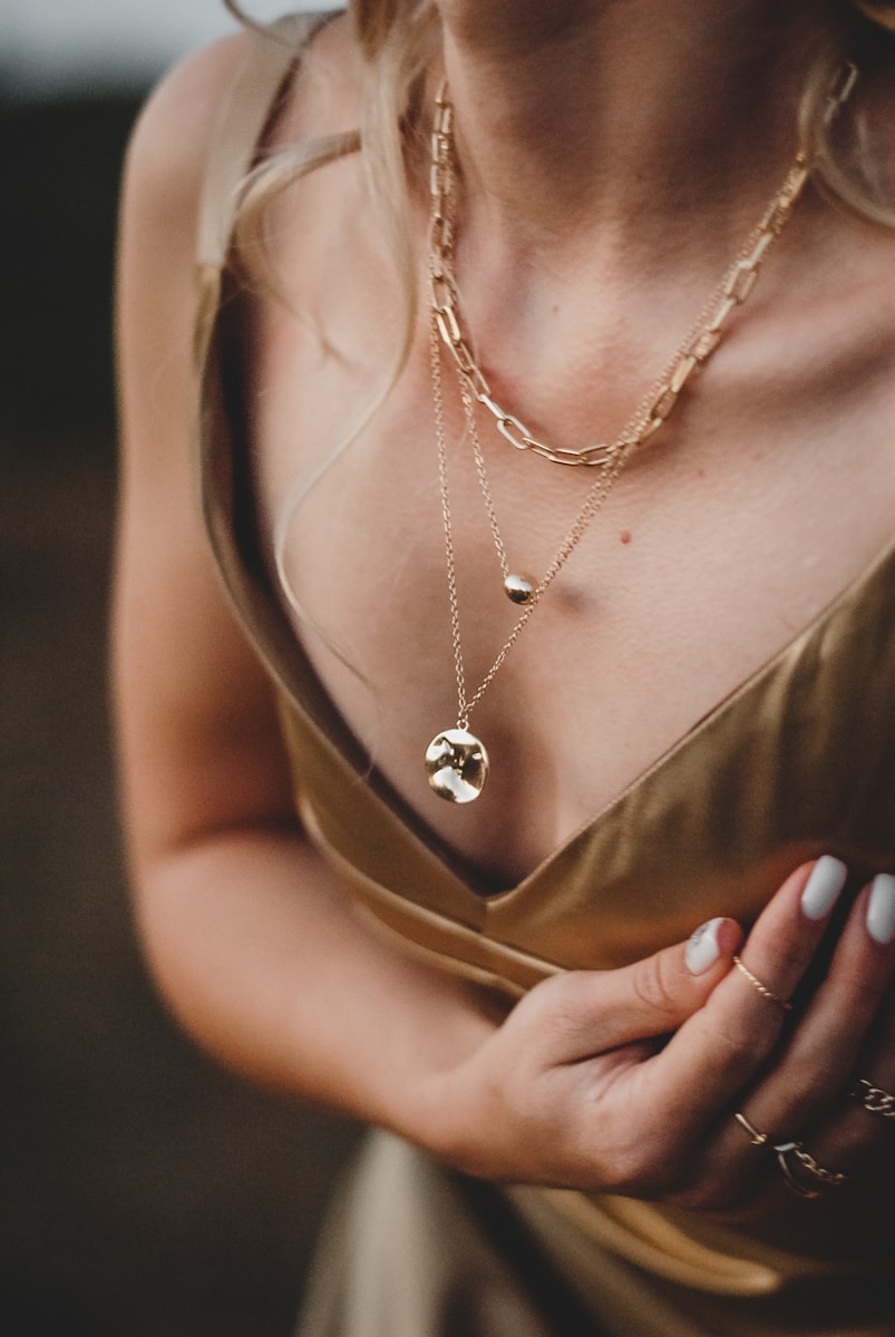 How to Travel with Jewelry: Tips for Safeguarding Your Valuables